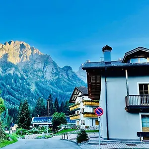 casa-roberta-falcade.hotelinveneto.com/